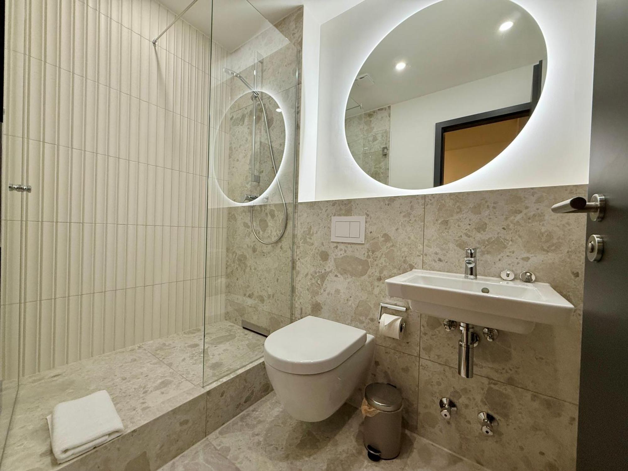 Stayzz By Homyzz - Modern Studios Alsterdorf -Winterhude- Stadtpark Hamburgo Exterior foto
